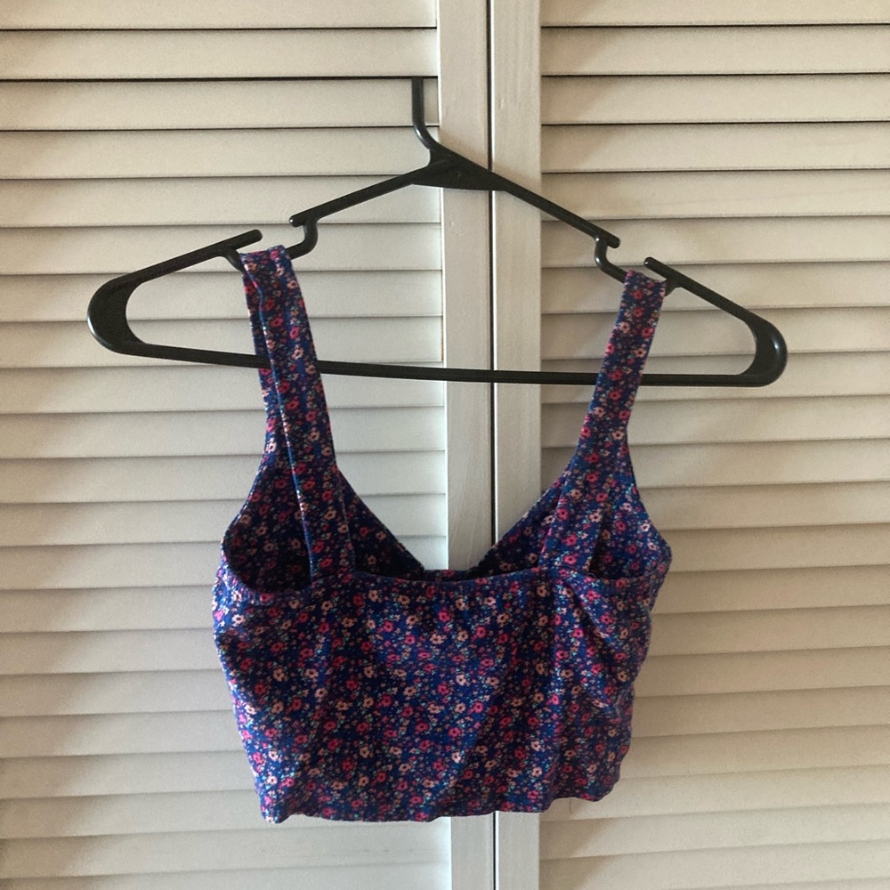 Floral Top - Picture 2 of 3